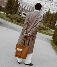 Load image into Gallery viewer, Pazar Book Tote Caramello Leather