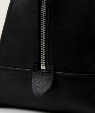 Load image into Gallery viewer, Watoji I Day Runner 43 I black l detail zip view