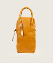 Load image into Gallery viewer, GUT OGGAU x SAGAN Vienna bag white I white I front view I showing belt detail, watoji stitch detail and zipper detail I white background