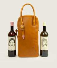 Load image into Gallery viewer, GUT OGGAU x SAGAN Vienna bag orange I orange I front view I showing belt detail, watoji stitch detail and zipper detail I presenting two classic bottles of wine from Gut Oggau I white background