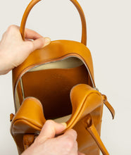 Load image into Gallery viewer, GUT OGGAU x SAGAN Vienna bag