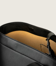 Load image into Gallery viewer, RT_XL Reinstote XL in black color, showing details and the inside of the bag, including the inside pocket.