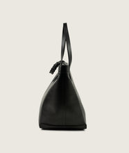 Load image into Gallery viewer, RT_XL ReinstoteXL in black color, from aside, showing the fastening braided handle of SAGAN Vienna