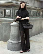 Load image into Gallery viewer, Pazar Tote Boat Wiener Geflecht Black Handwoven Leather